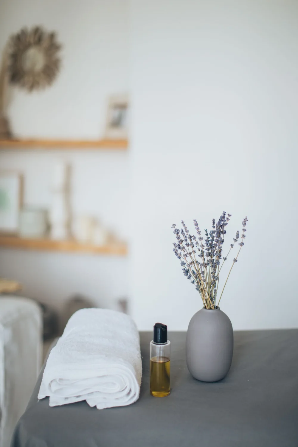 Detail perlengkapan spa untuk suasana relaksasi